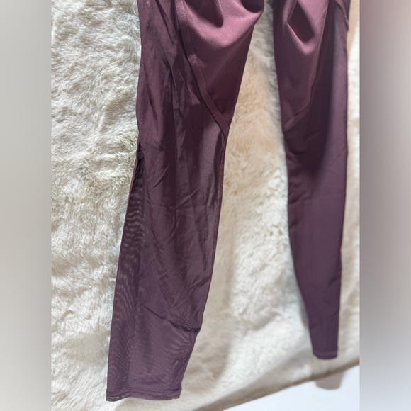 ATHLETA Leggings Women's Medium Burgundy Vitality Stash Pocket 7/8 S Tight Mesh - Picture 6 of 15